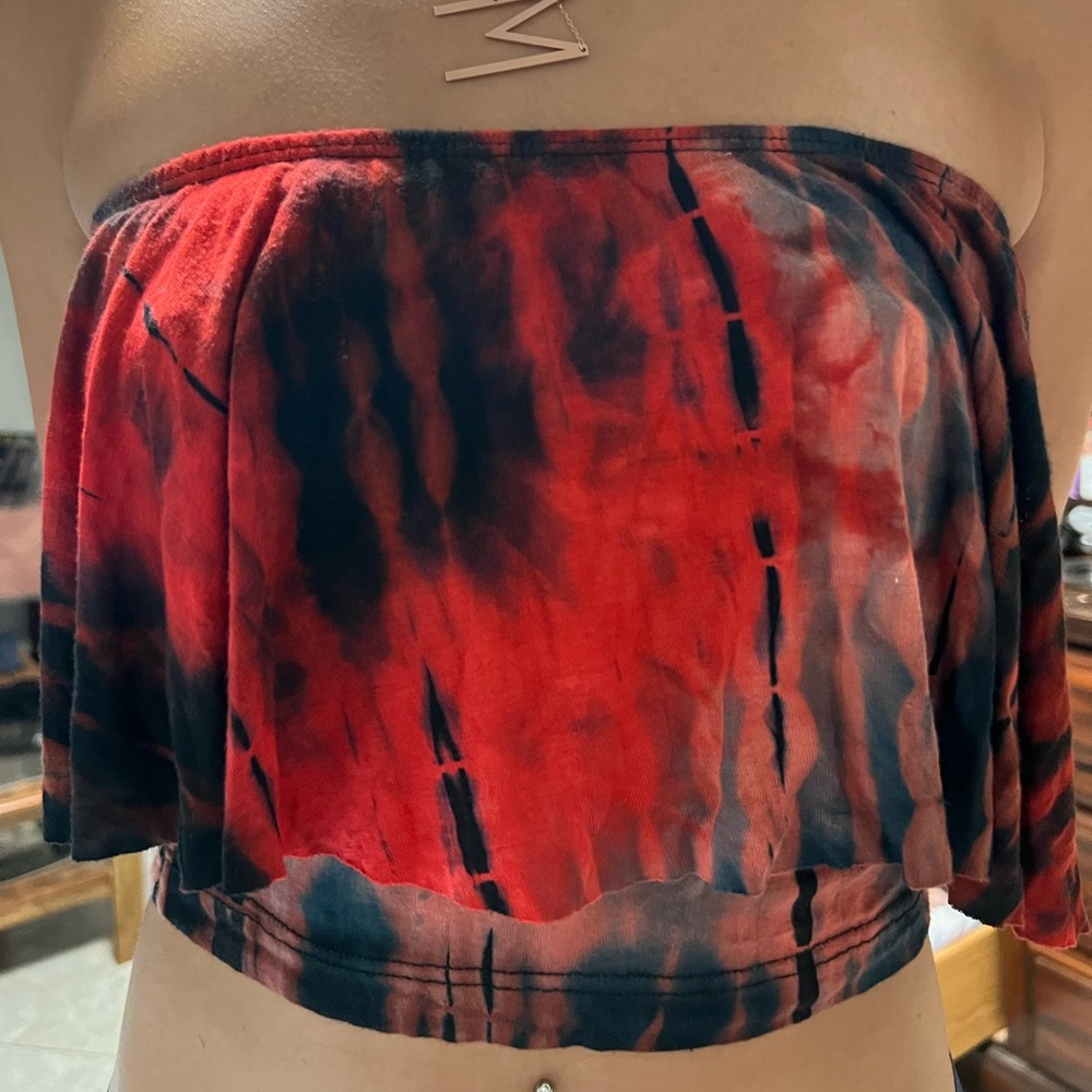 Orange & black top, only wore it twice. I bought it at tjmaxx.